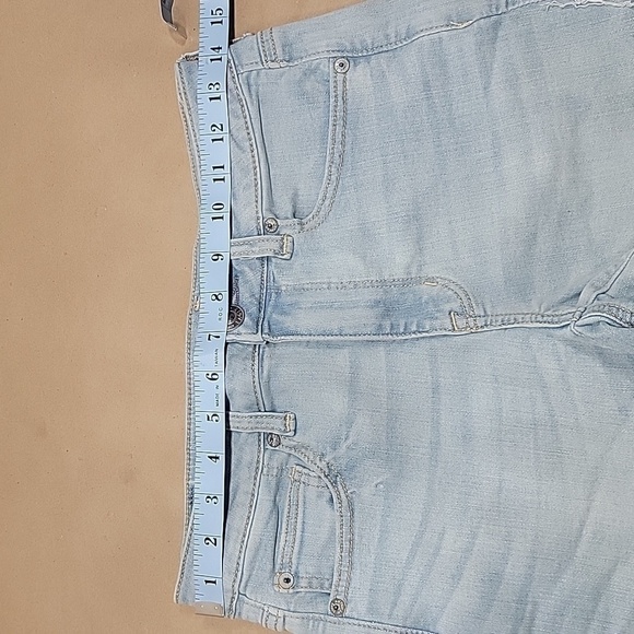 American Eagle, Size 6, Ne(x)t Level Stretch, Light Wash, Raw Hem Shorts - Picture 3 of 10